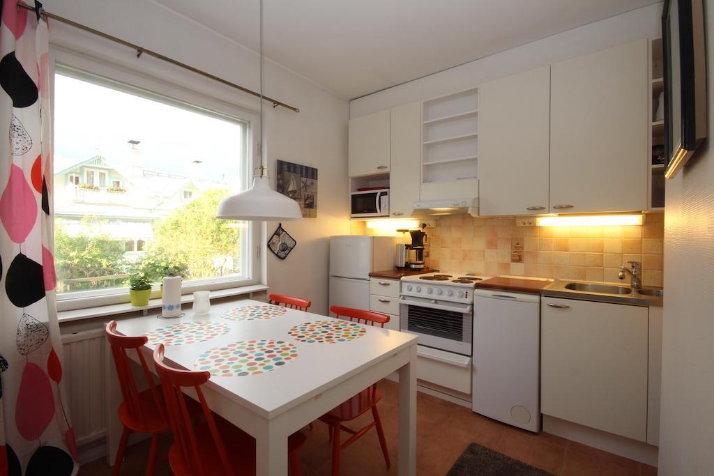 Majoitushuoneisto Tuomipuisto Apartman Naantali Szoba fotó