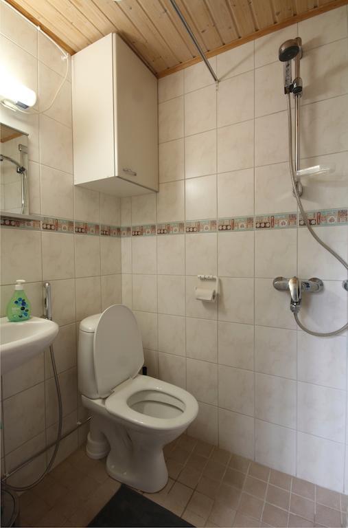 Majoitushuoneisto Tuomipuisto Apartman Naantali Szoba fotó