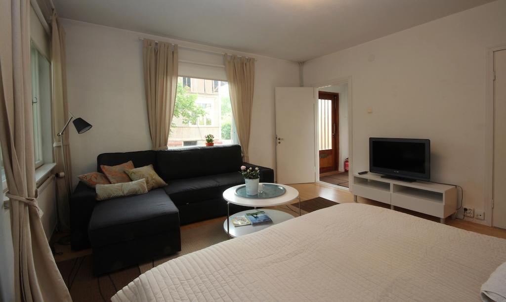 Majoitushuoneisto Tuomipuisto Apartman Naantali Szoba fotó