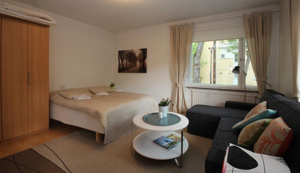 Majoitushuoneisto Tuomipuisto Apartman Naantali Szoba fotó